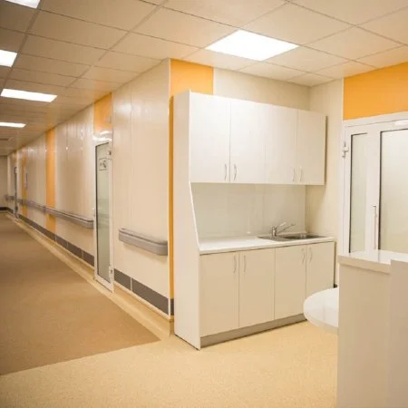 Коннелюрный односоставной плинтус Bonkeel Prof Серый (95х2700мм) в Салавате