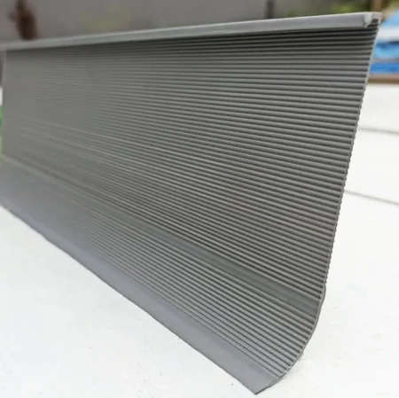 Коннелюрный односоставной плинтус Bonkeel Prof Серый (95х2700мм) в Салавате