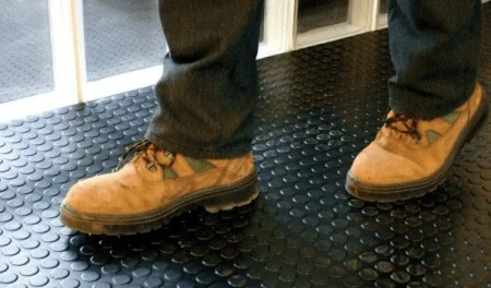 Противоскользящее резиновое покрытие Пятачки (1,2х10м) в Салавате