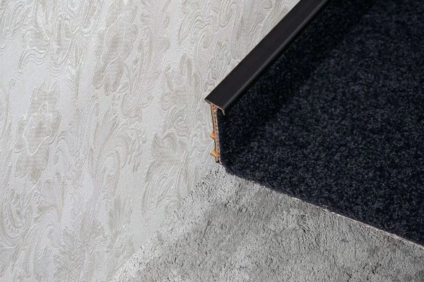 Плинтус для ковролина Korner Listwa 109 Черный 2,5м (50мм) в Салавате